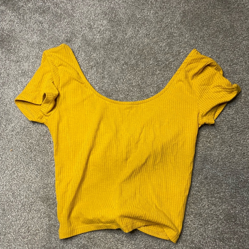 yellow crop top never worn